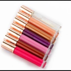 These are lip gloss hand made vegan and any color or glitter